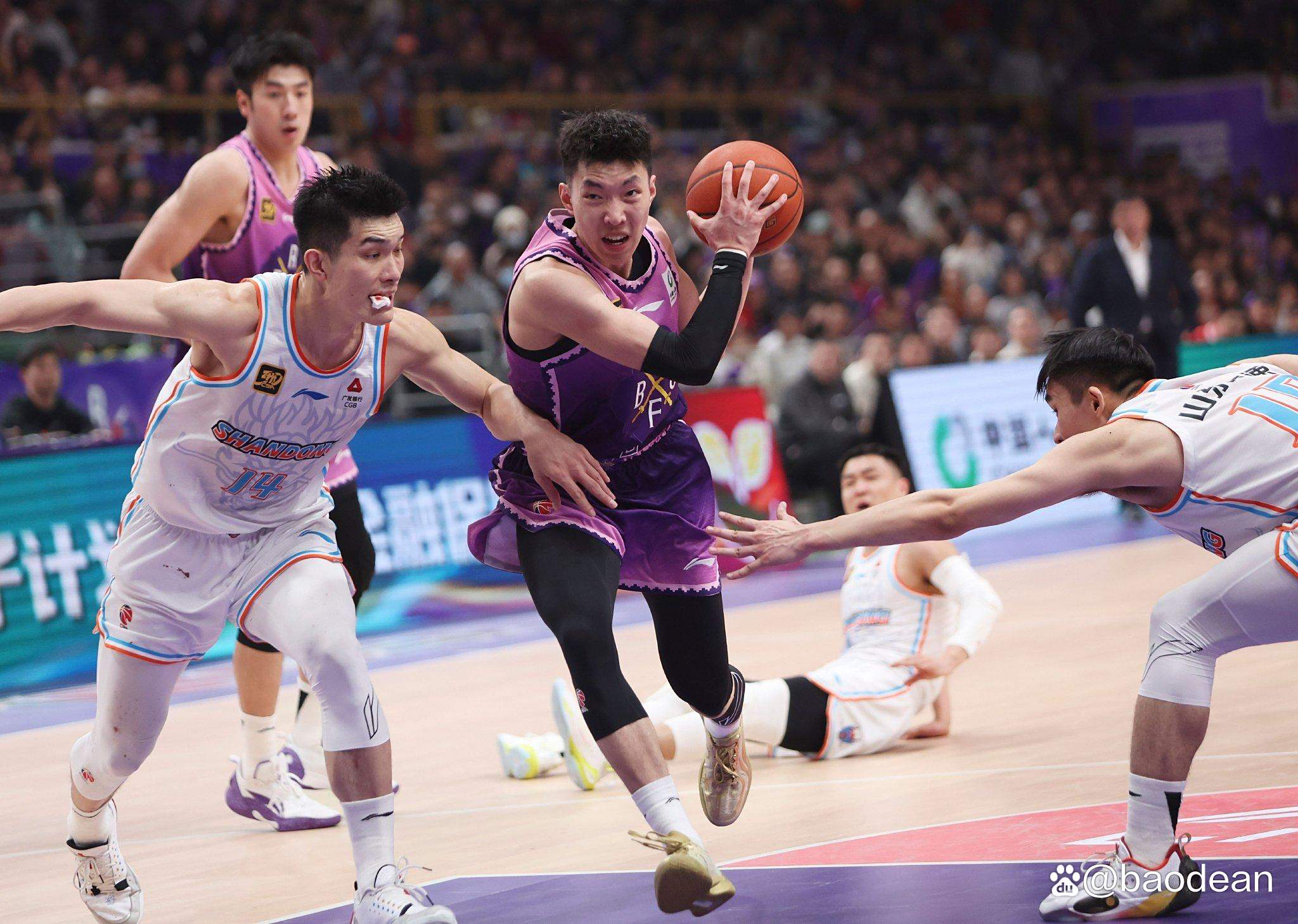 山东男篮转会期手感冰凉，志在CBA季后赛名次提升，赛场秩序良好，心理建设被强调的简单介绍